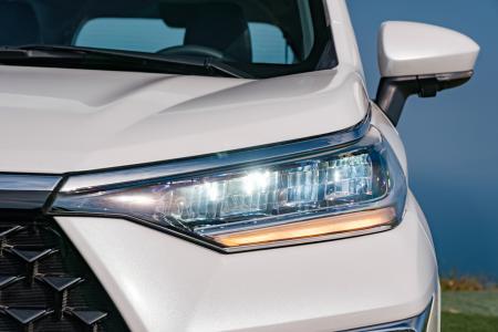 Ngoại thất Toyota Veloz 3