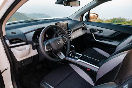 Nội thất Toyota Veloz 2