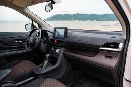 Nội thất Toyota AVANZA 3